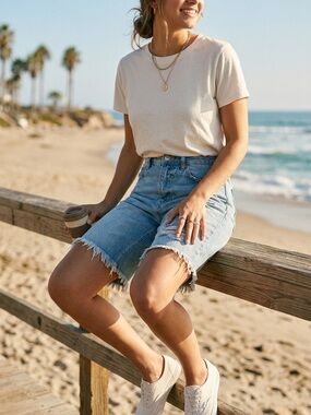 NWT Wild Fable Baggy Frayed Distressed High Rise Bermuda Shorts Size 6